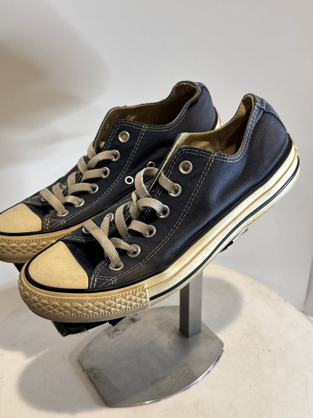 Converse M9697 Blue Sneakers  Women's size 7.5 Men's size 5.5